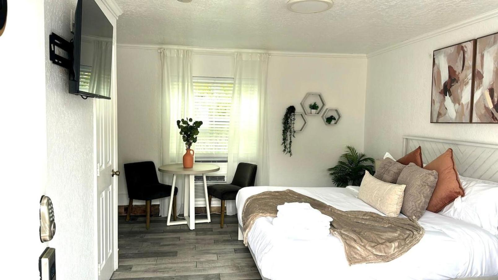 1K Bed Studio Apt With Shared Pool 06 Клиъруотър Екстериор снимка