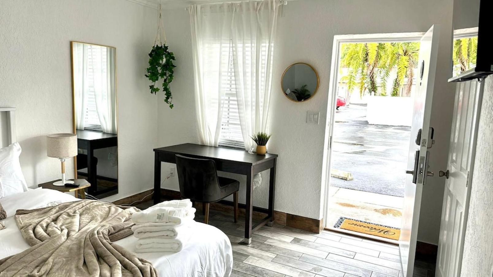 1K Bed Studio Apt With Shared Pool 06 Клиъруотър Екстериор снимка
